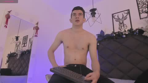 mikael online show from December 22, 11:31 pm