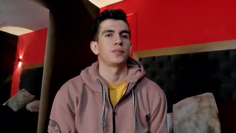 mikael online show from November 3, 8:21 pm