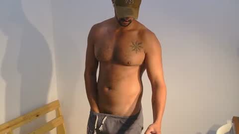 Snapshot of mike4fun99 chatting on August 10, 3:32 am mike online show from August 10, 3:32 am