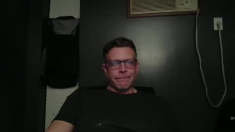 Snapshot of mike60653162 chatting on December 10, 10:47 pm mike60653162 online show from December 10, 10:47 pm