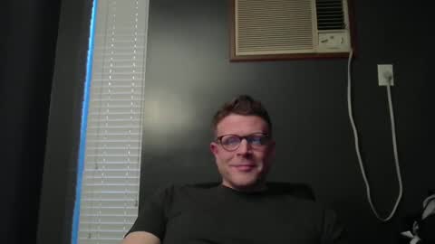 Snapshot of mike60653162 chatting on March 4, 11:00 pm mike60653162 online show from March 4, 11:00 pm