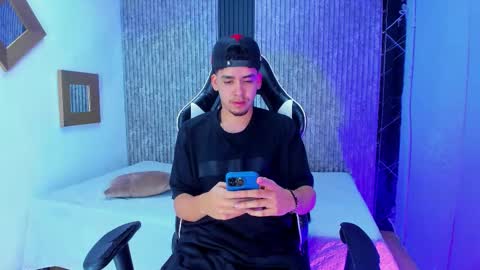 Mike 0233 online show from January 11, 5:45 am