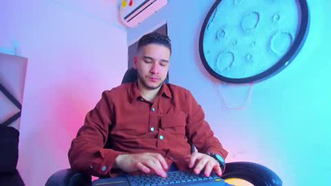 Snapshot of mike_256 chatting on January 19, 11:25 am Mike online show from January 19, 11:25 am