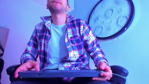 Snapshot of mike_256 chatting on February 6, 11:24 am Mike online show from February 6, 11:24 am