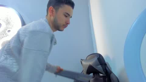 Snapshot of mike_256 chatting on February 8, 11:13 am Mike online show from February 8, 11:13 am