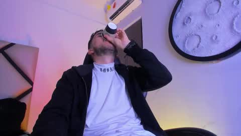 Snapshot of mike_256 chatting on February 17, 11:50 am Mike online show from February 17, 11:50 am