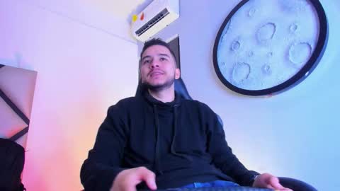 Snapshot of mike_256 chatting on February 18, 11:50 am Mike online show from February 18, 11:50 am