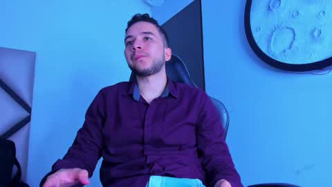 Snapshot of mike_256 chatting on February 23, 11:51 am Mike online show from February 23, 11:51 am