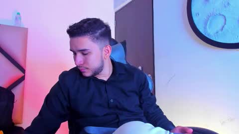 Snapshot of mike_256 chatting on February 26, 11:42 am Mike online show from February 26, 11:42 am