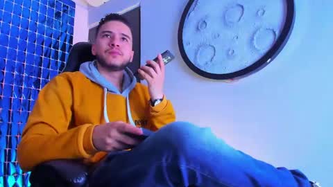 Snapshot of mike_256 chatting on February 28, 11:55 am Mike online show from February 28, 11:55 am