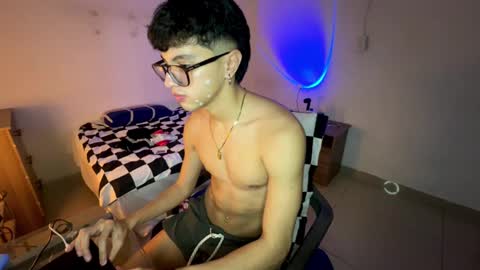 Mike Pineapple online show from October 7, 3:47 am