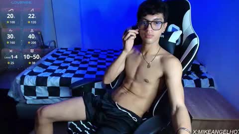 Mike Pineapple online show from February 20, 6:26 am