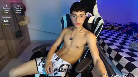 Mike Pineapple online show from March 19, 3:54 am