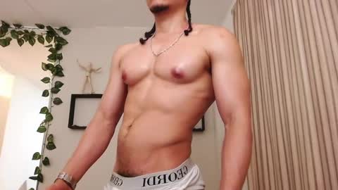 Snapshot of mike_rolly chatting on February 28, 5:15 am Enrique Rolly online show from February 28, 5:15 am