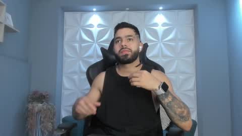 Snapshot of mikeblare chatting on December 30, 7:21 pm Mike Blare online show from December 30, 7:21 pm