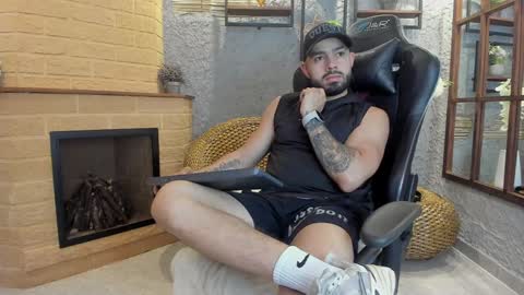 Snapshot of mikeblare chatting on January 30, 7:26 pm Mike Blare online show from January 30, 7:26 pm