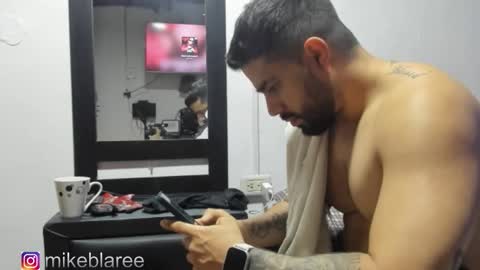 Snapshot of mikeblaree chatting on October 30, 5:57 pm mikeblaree online show from October 30, 5:57 pm