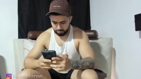 Snapshot of mikeblaree chatting on November 9, 5:44 pm mikeblaree online show from November 9, 5:44 pm