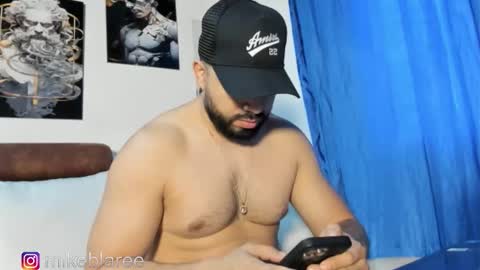 Snapshot of mikeblaree chatting on December 2, 2:34 pm mikeblaree online show from December 2, 2:34 pm