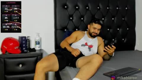 Snapshot of mikeblaree chatting on June 18, 9:30 pm mikeblaree online show from June 18, 9:30 pm
