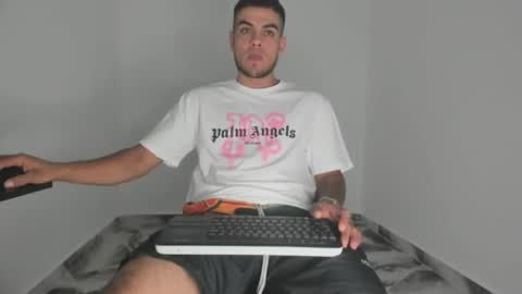 Snapshot of mikee_scooth chatting on November 17, 5:52 pm mikee_scooth online show from November 17, 5:52 pm