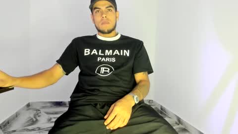 Snapshot of mikee_scooth chatting on November 28, 7:05 pm mikee_scooth online show from November 28, 7:05 pm