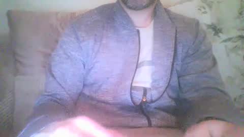 Snapshot of mikehockishuge9 chatting on January 19, 12:28 am mikehockishuge9 online show from January 19, 12:28 am