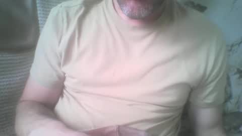 Snapshot of mikehockishuge9 chatting on November 2, 1:13 pm mikehockishuge9 online show from November 2, 1:13 pm