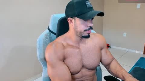 Snapshot of mikehotk chatting on February 20, 11:54 am mikehotk online show from February 20, 11:54 am