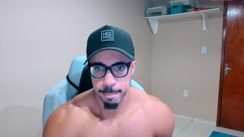 Snapshot of mikehotk chatting on March 4, 8:20 am mikehotk online show from March 4, 8:20 am