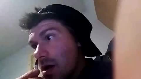 Snapshot of mikemike11k chatting on February 24, 7:11 am mikemike11k online show from February 24, 7:11 am