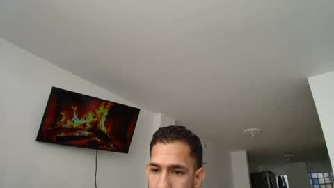 Snapshot of mikethomson01 chatting on June 25, 2:32 pm Mike online show from June 25, 2:32 pm