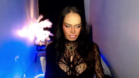 Mistress MikeyAlawi online show from May 28, 10:34 am