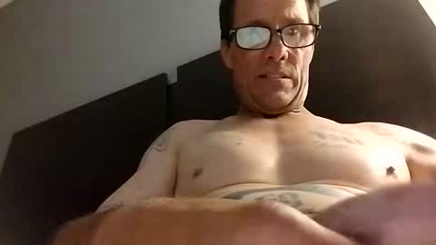 Snapshot of mikeyb1904128131 chatting on September 23, 2:03 am mikeyb1904128131 online show from September 23, 2:03 am