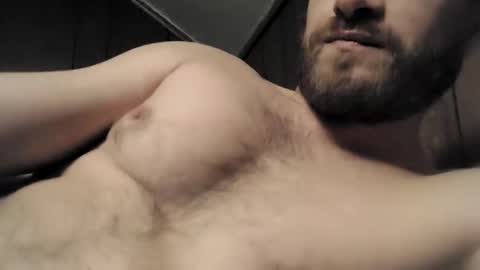 Snapshot of mikeylove92 chatting on January 19, 5:48 am Mikey b online show from January 19, 5:48 am