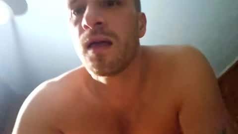 Snapshot of mikeylove92 chatting on January 25, 5:51 am Mikey b online show from January 25, 5:51 am