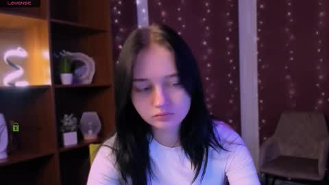 miki_ti online show from November 11, 6:02 am