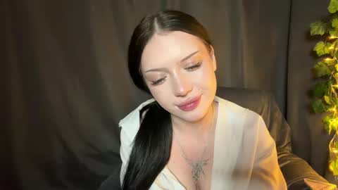 Mia online show from May 31, 6:09 pm