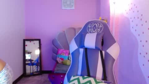 Mikka 3 online show from October 9, 1:31 pm