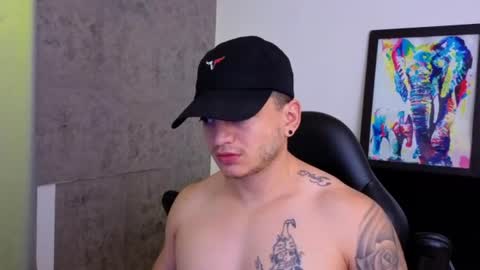 Snapshot of mikke_love chatting on August 6, 2:41 pm MIKKE online show from August 6, 2:41 pm