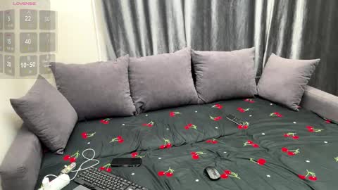 Snapshot of mikki_superstar chatting on March 1, 11:07 pm Mikki online show from March 1, 11:07 pm