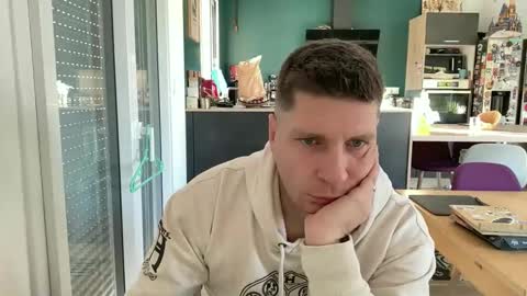 miklp8463 online show from February 6, 8:18 am