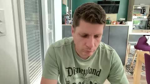 miklp8463 online show from June 8, 11:43 am