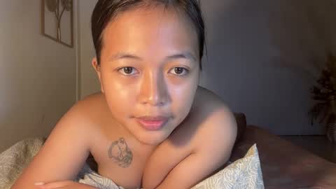 Snapshot of mikyla_shua chatting on October 13, 9:48 pm MommyMikyla online show from October 13, 9:48 pm