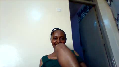 Snapshot of mil_milon chatting on May 21, 7:21 pm Milo online show from May 21, 7:21 pm