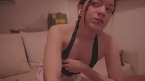 Snapshot of mila_1 chatting on October 26, 6:52 am mila_1 online show from October 26, 6:52 am