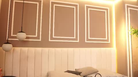 Snapshot of mila_and_nia chatting on November 1, 12:01 am Mila and Nia online show from November 1, 12:01 am