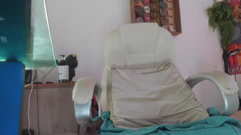 Snapshot of mila_dash chatting on October 15, 1:44 pm Mila Dash online show from October 15, 1:44 pm