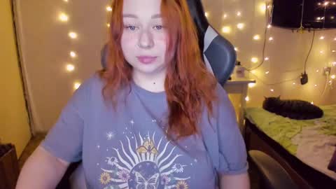 Snapshot of mila_foxxxy chatting on February 8, 8:32 pm Mila shy sensual person online show from February 8, 8:32 pm