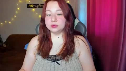 Snapshot of mila_foxxxy chatting on September 24, 6:50 am Mila shy sensual person online show from September 24, 6:50 am